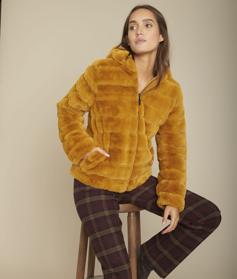 Manteau en fausse fourrure ambre laura ocre.