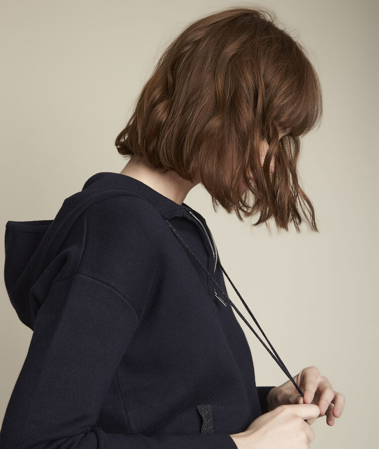 Pull à capuche danemone marine.