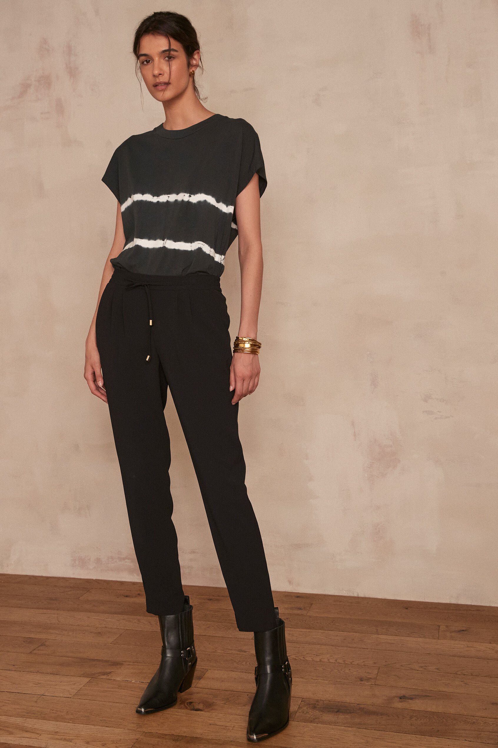 Pantalon noir en crêpe flynn