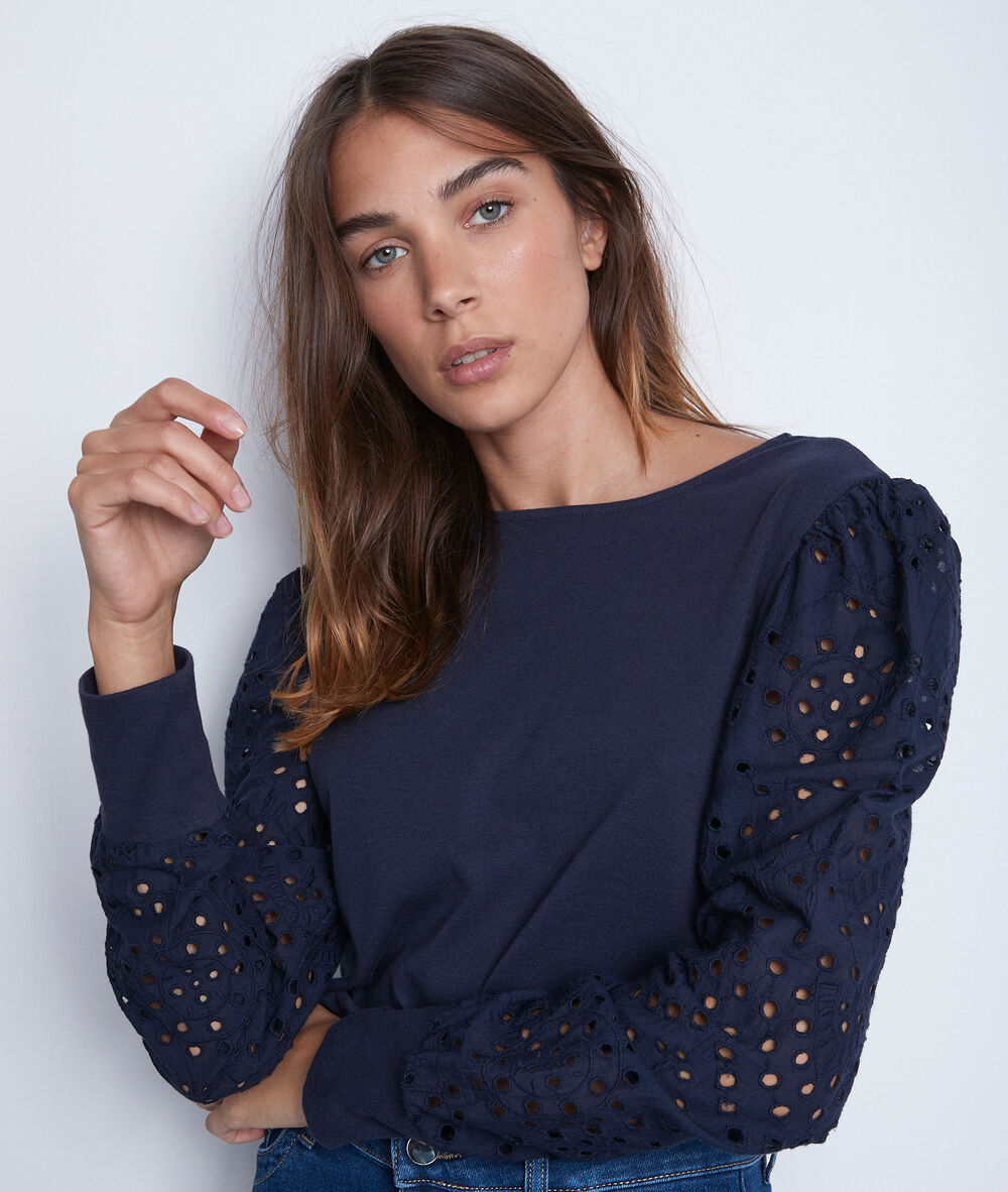 Marineblauw katoenen t-shirt met geborduurde mouwen elodie denim brut.