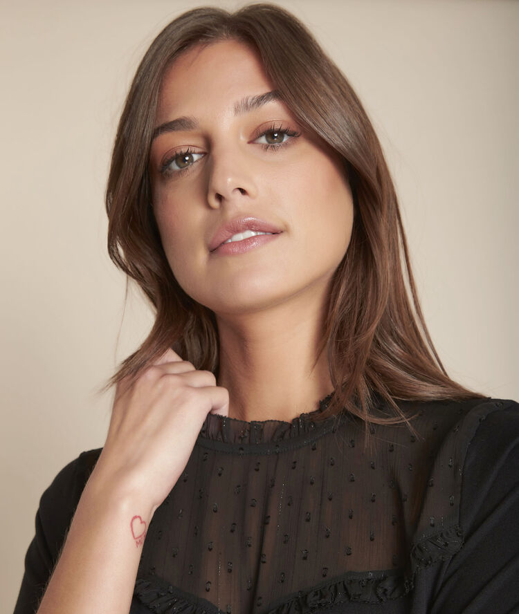 Tee-shirt noir encolure plumetis calista noir.