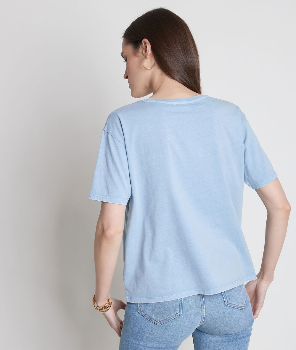 Tee-shirt en coton bio et col strassé bleu ciel inox pure bleached.