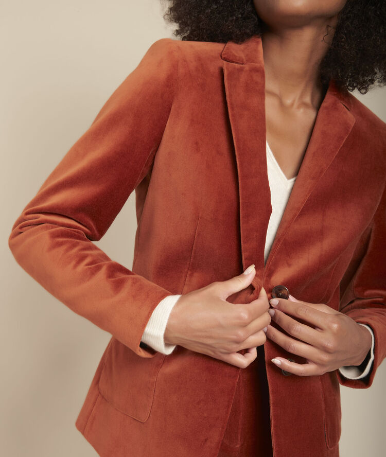 Veste velours acajou brillance caramel.