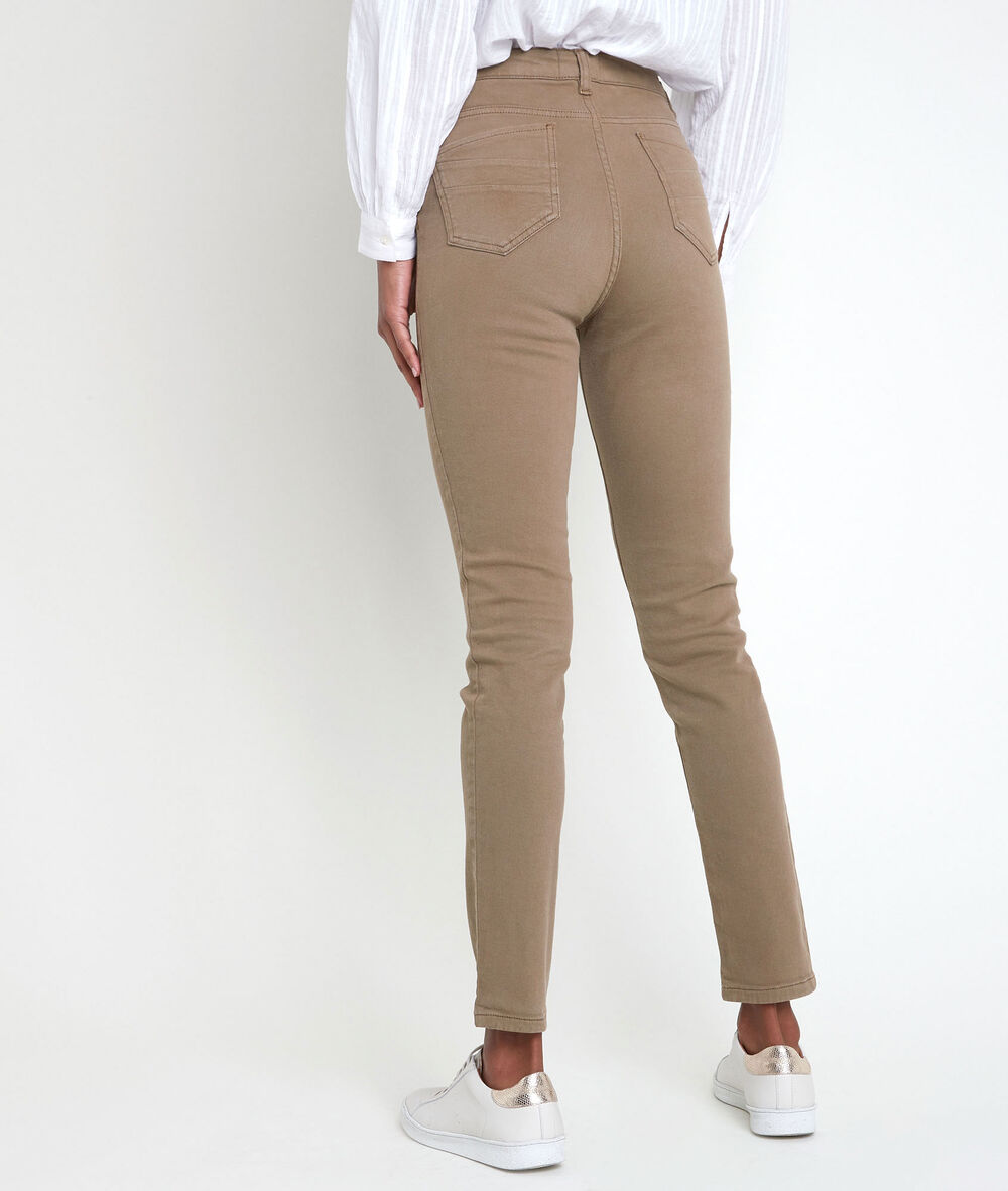 L'iconique slim jean sauge en coton recyclé suzy sauge.