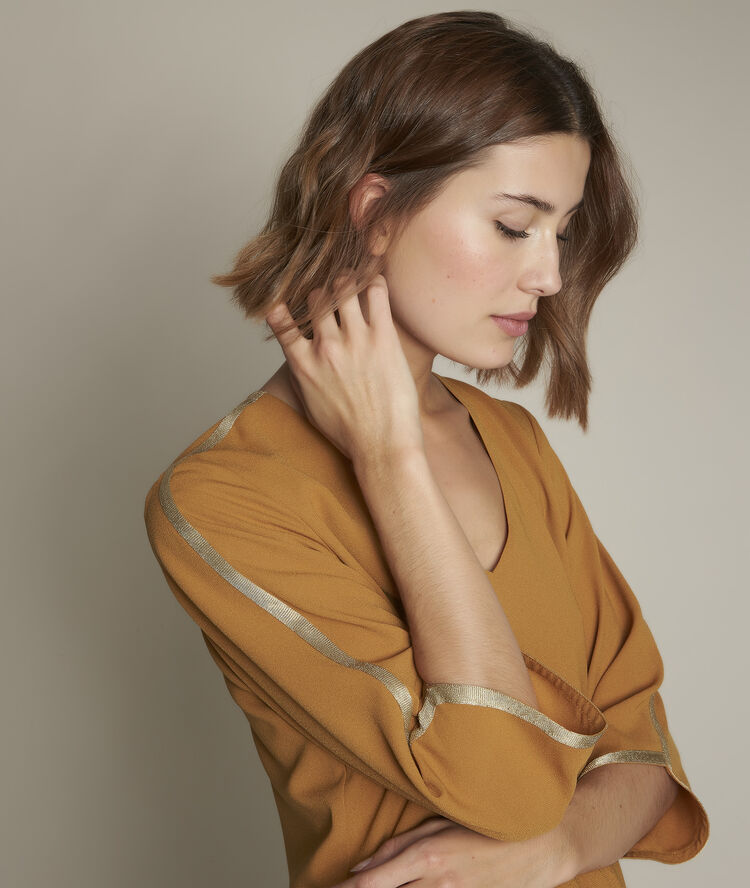 Gele jurk cl&eacute;mentine honing.