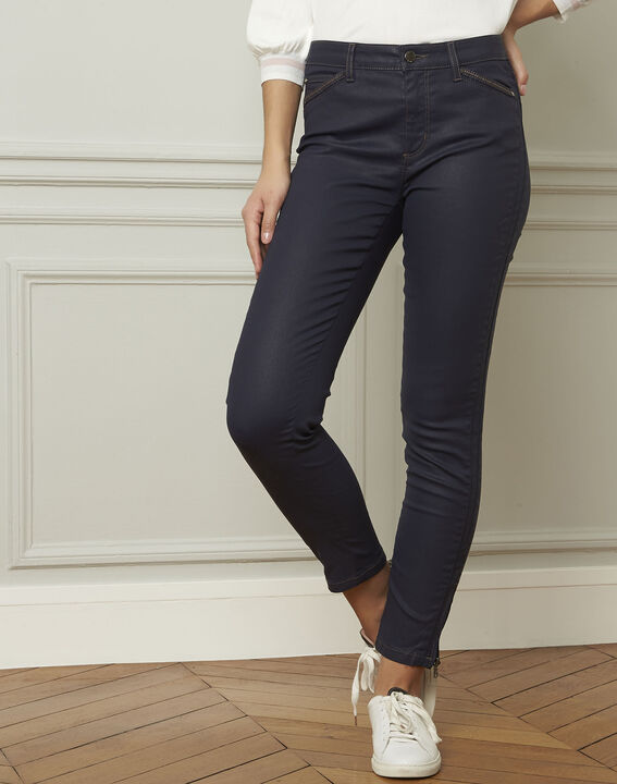 Marineblaue beschichtete 7/8-Jeans Slim Reißverschluss-Details | 1-2-3 Marineblaue beschichtete 7/8-Jeans Slim Reißverschluss-Details PhotoZ | 1-2-3