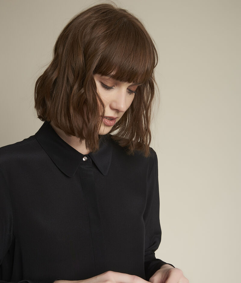 Chemise en soie noire maelle noir.