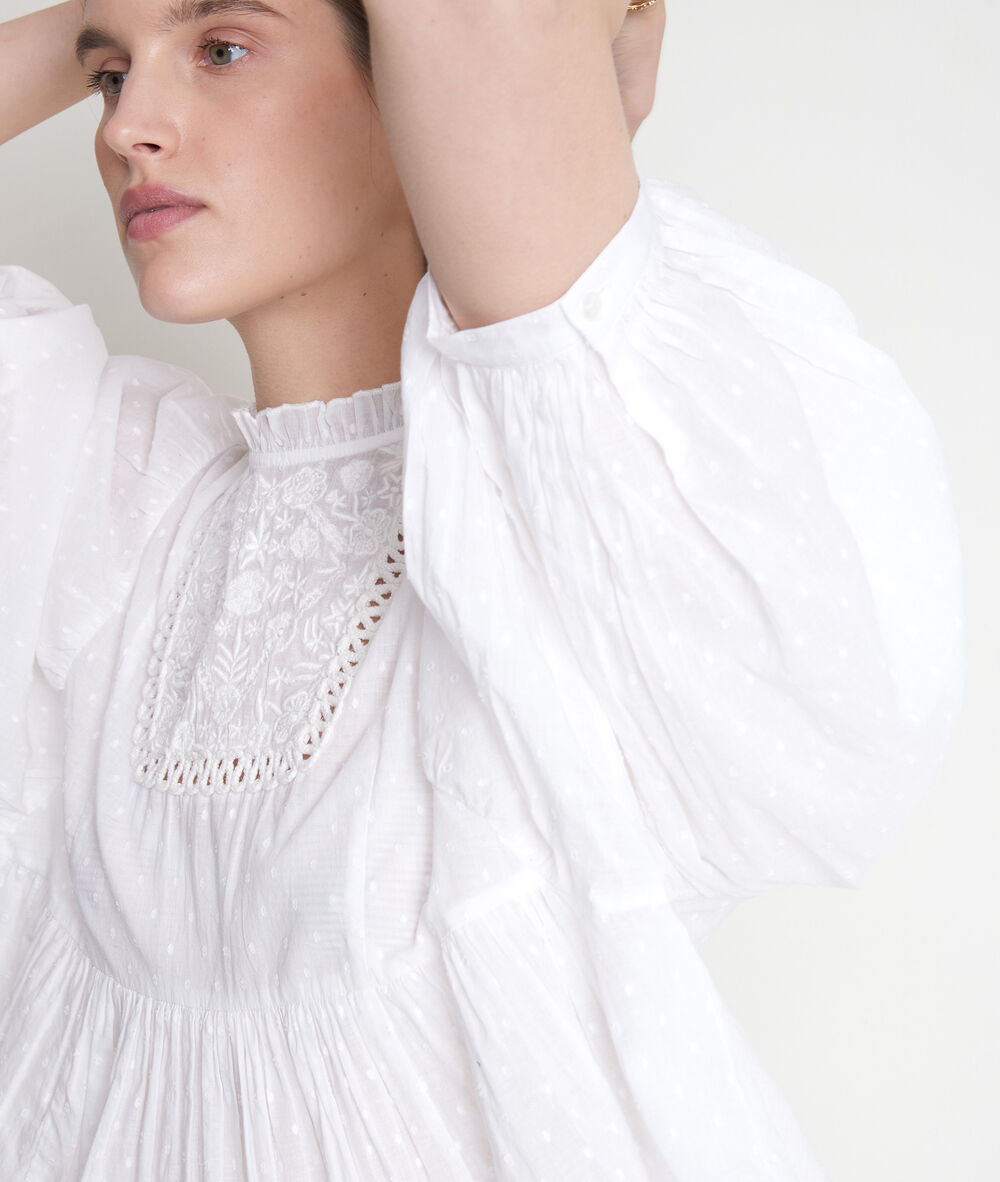 Blouse romantique en coton brodé écru thelya ecru.