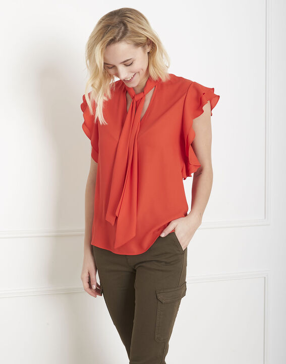 Blouse rouge volants et col lavallière Valina | 1-2-3 Blouse rouge volants et col lavallière Valina PhotoZ | 1-2-3