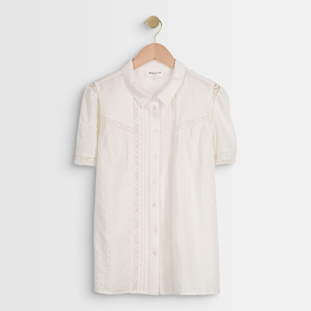 Blouse écrue en dentelle tiliane ecru.