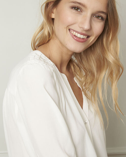 Ecru blouse van viscose met v-hals valda ecru.