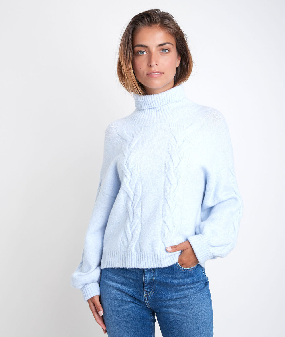 Pull à torsades col roulé raphaelle bleu ciel.