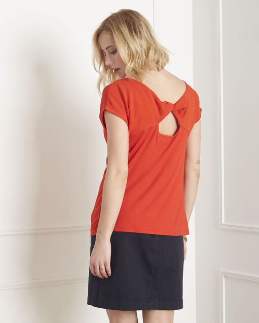 Korallenrotes t-shirt mit spitzen-ausschnitt passion geranie.