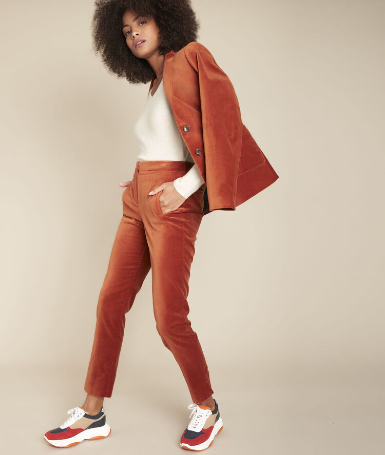 Straight-fit broek van mahoniebruin fluweel ethan caramel.