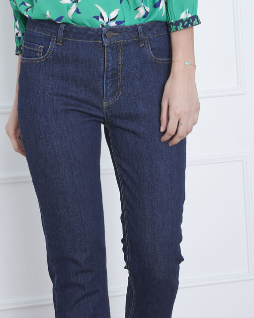 Jean brut droit come indigo fonce.