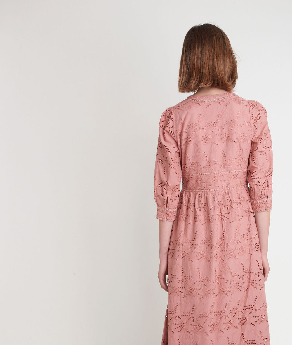 Robe longue en coton biologique brodée catalia bois de rose.