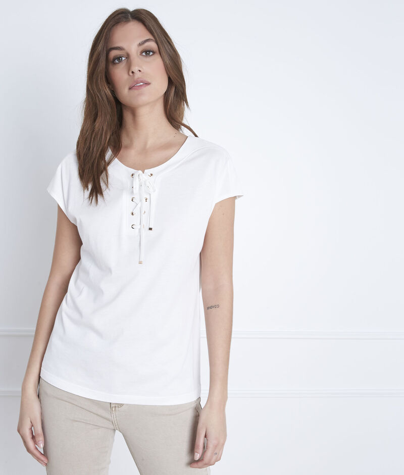 Tee-shirt blanc en coton encolure lacée porto ecru.