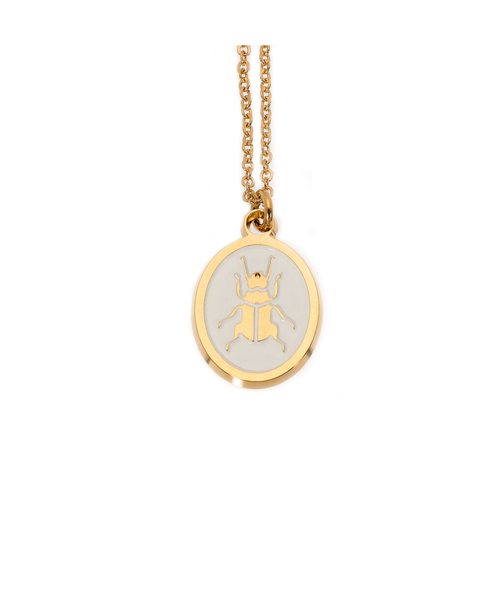 Collier médaille laqué scarabée ivoire or Bijoux Léone | 1-2-3 Collier médaille laqué scarabée ivoire or Bijoux Léone PhotoZ | 1-2-3