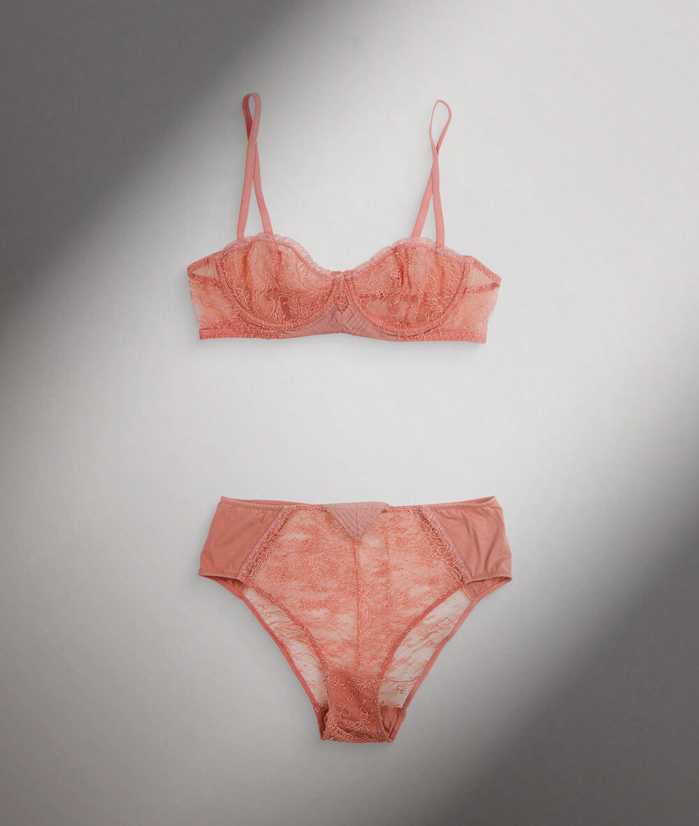 Soutien-gorge corbeille en dentelle de calais rose chloé make up.
