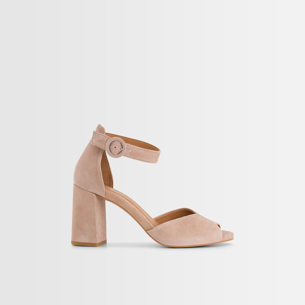 Sandales à talons en cuir nude jade poudre.