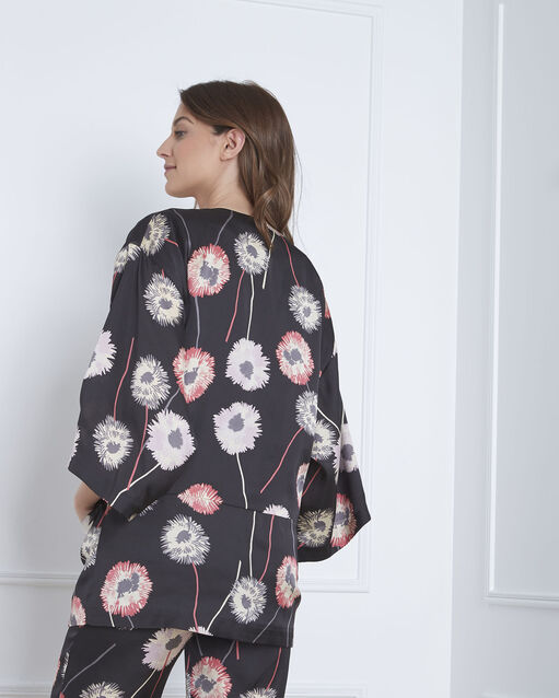 Kimono noir imprimé fleuri effet satin flore noir.