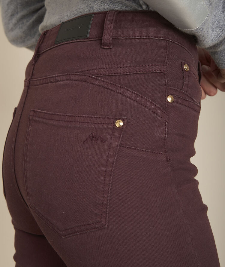 L'élégant push-up : jean slim ébène salima marron fonce.