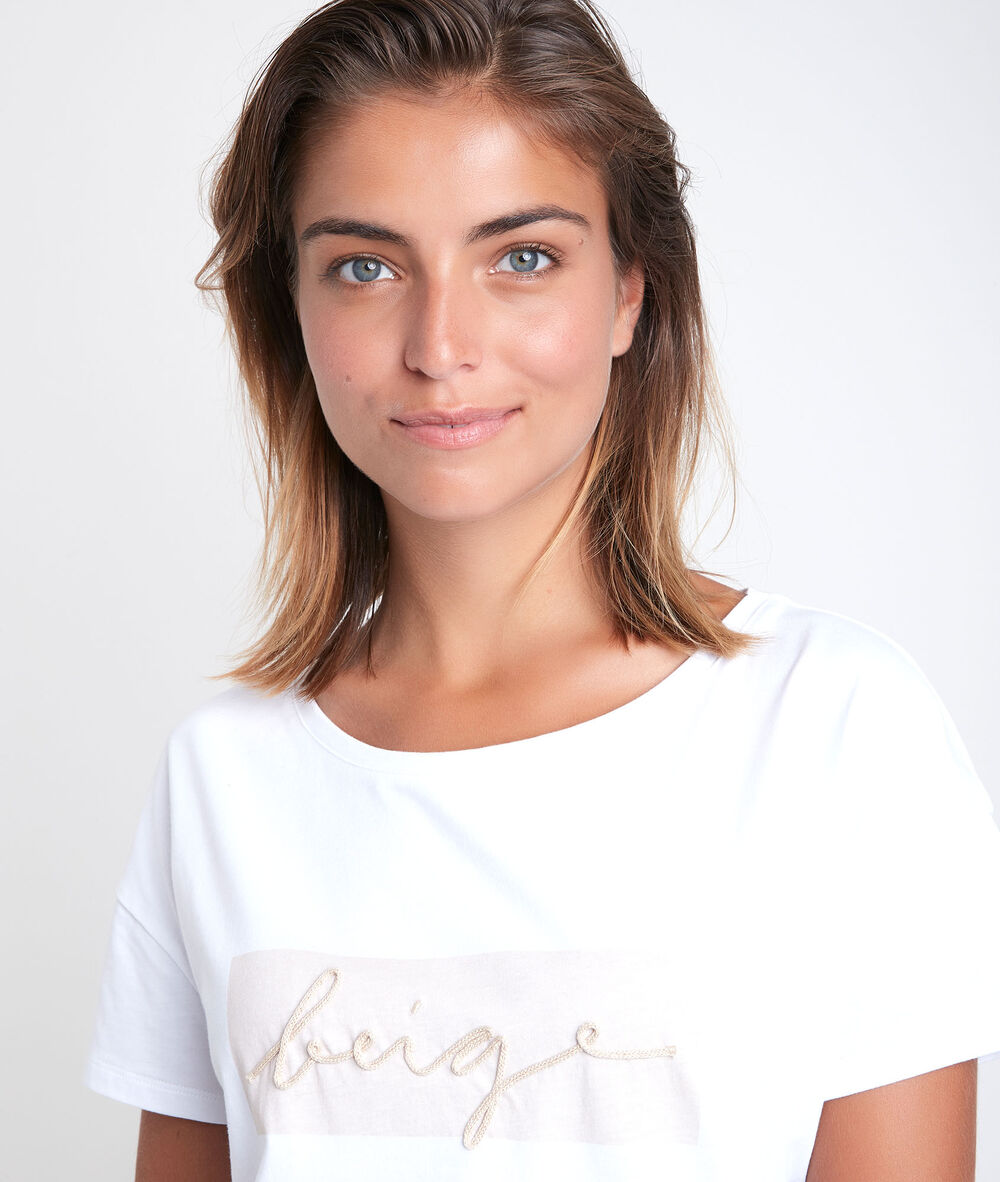 Tee-shirt en coton biologique brodé djina ecru.