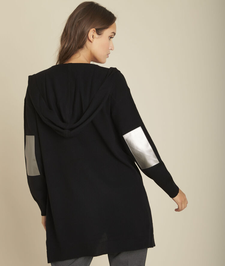 Pull en cachemire rayé noir feuillage noir.