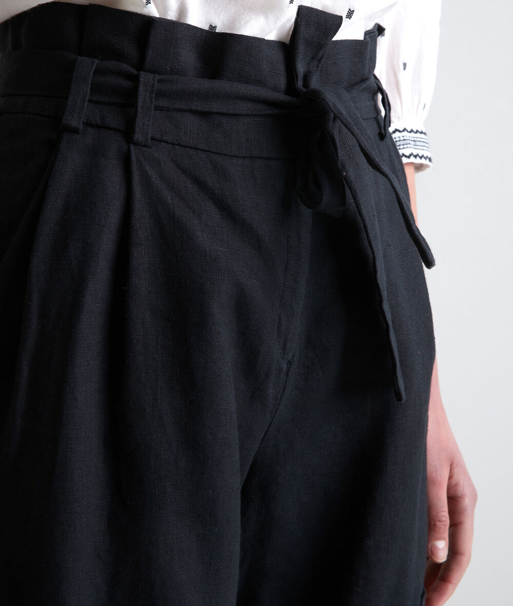 Short en lin certifié noir fariel noir.