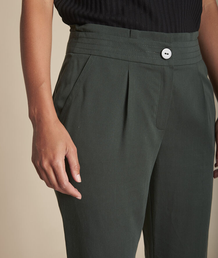 Pantalon vert foncé cigarette elfe vert anglais.