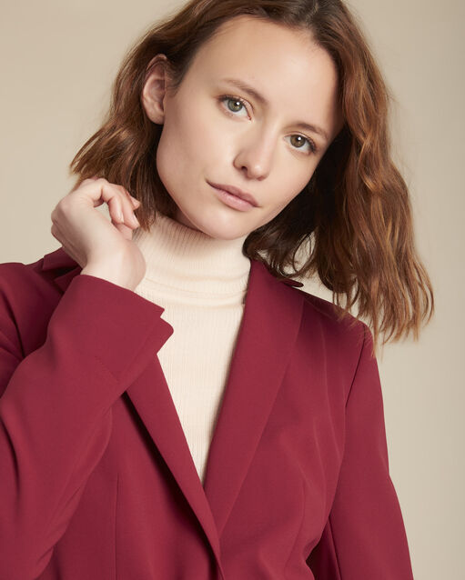 Veste en microfibre ceinturée bongo bordeaux.