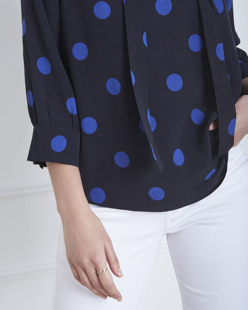 Blouse marine à pois encolure oeillets versailles marine.