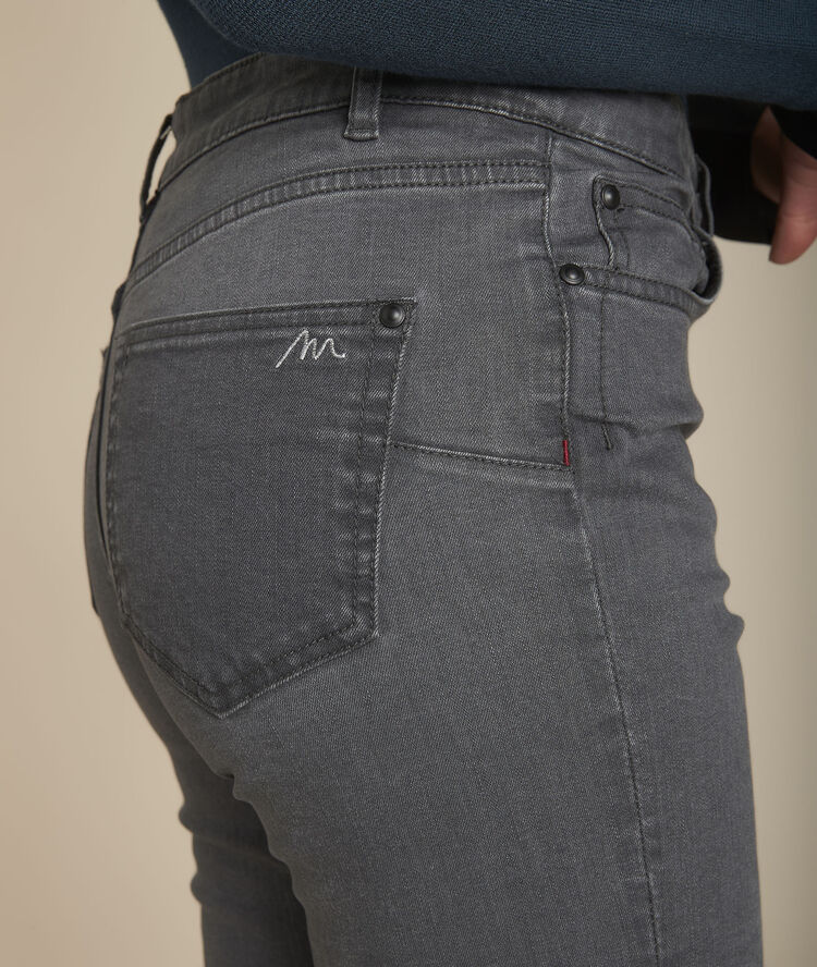L'iconique slim : jean chiné suzy chine moyen.