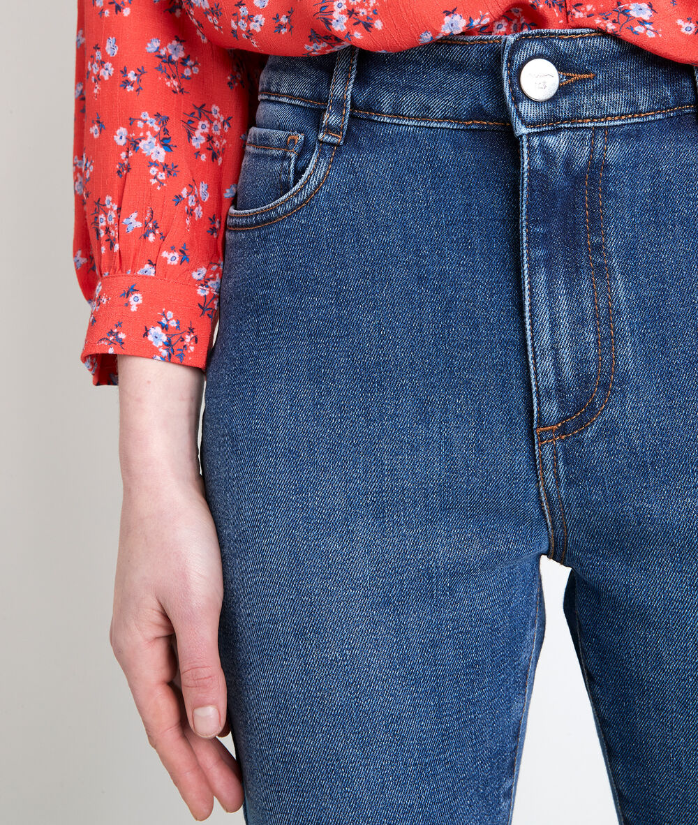 Jean droit raw cut en coton recyclé patience stone used.
