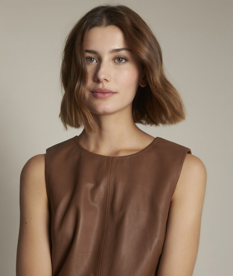 Robe en cuir izzie havane.