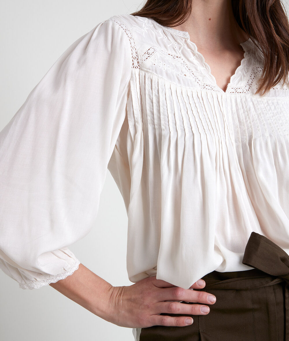 Blouse écrue en dentelle tatiana ecru.