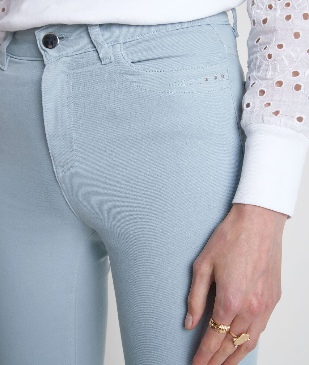 Jean slim suzy 2 en coton bio et recyclé céladon celadon.