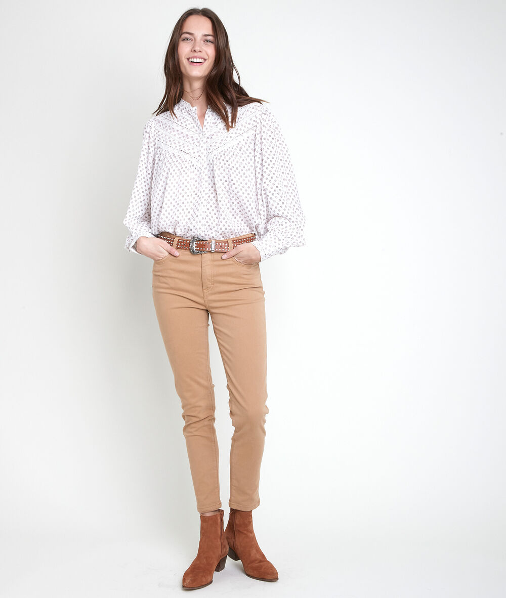 L'iconique slim jean satin de coton marron sultan  bronze.