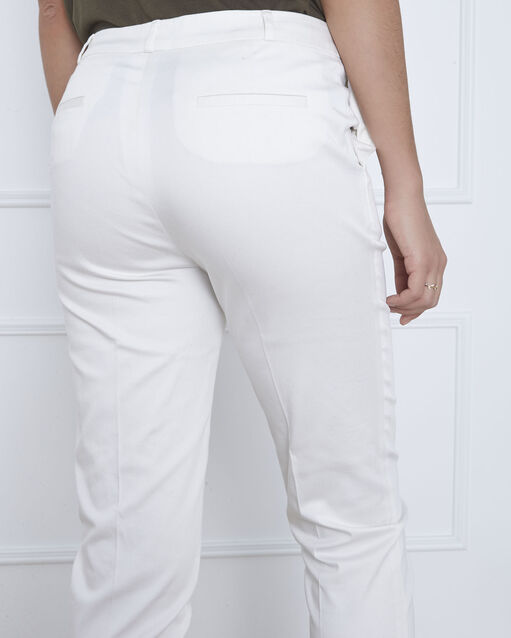 Pantalon blanc cigarette rubis blanc casse.