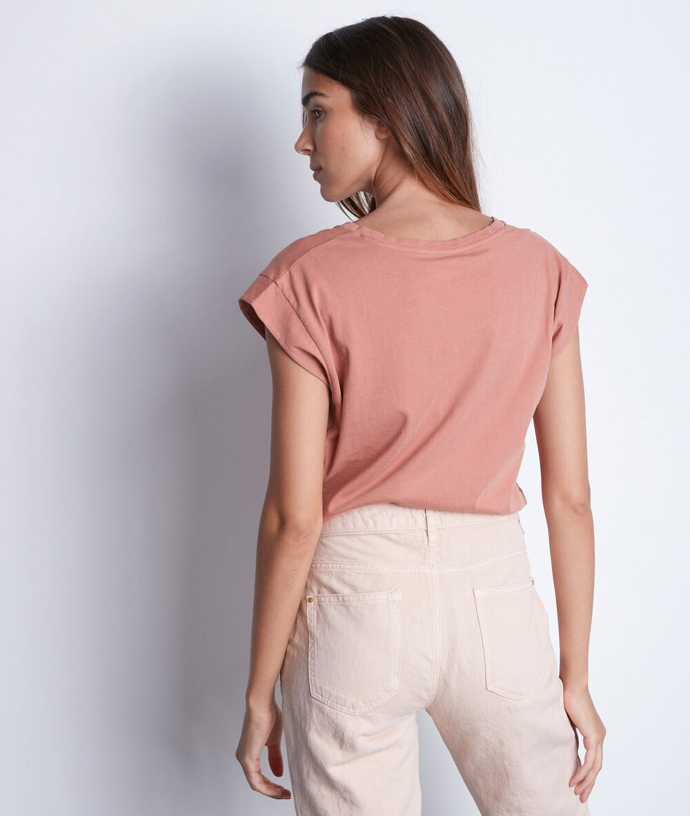 Tee-shirt col v en coton bio rose poudré ideal blush.
