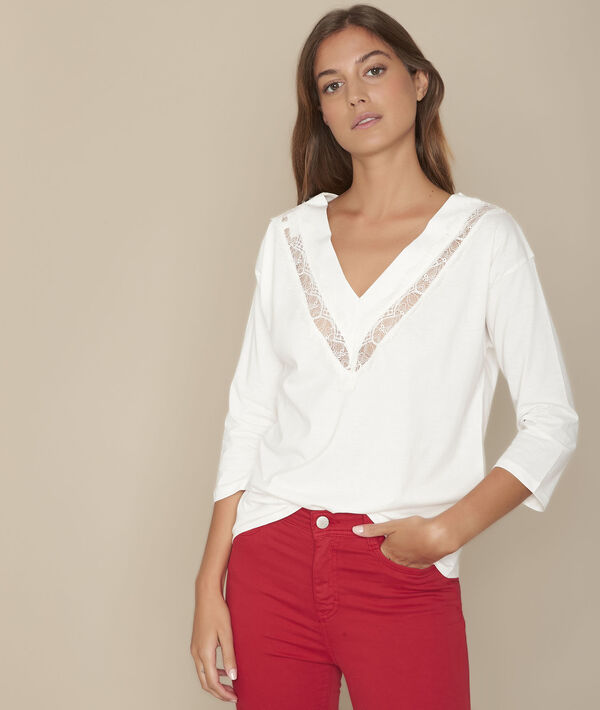 Tee-shirt écru encolure dentelle Clélia | 1-2-3 Tee-shirt écru encolure dentelle Clélia PhotoZ | 1-2-3