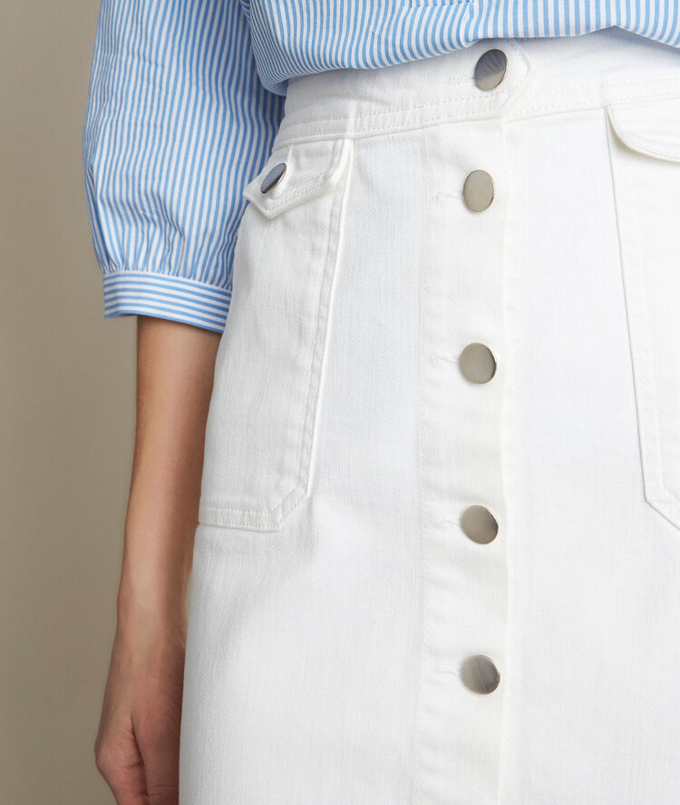 Jupe en jean boutonnée ambre lurex argent.