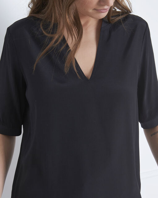 Blouse noire col v fluide virginie noir.