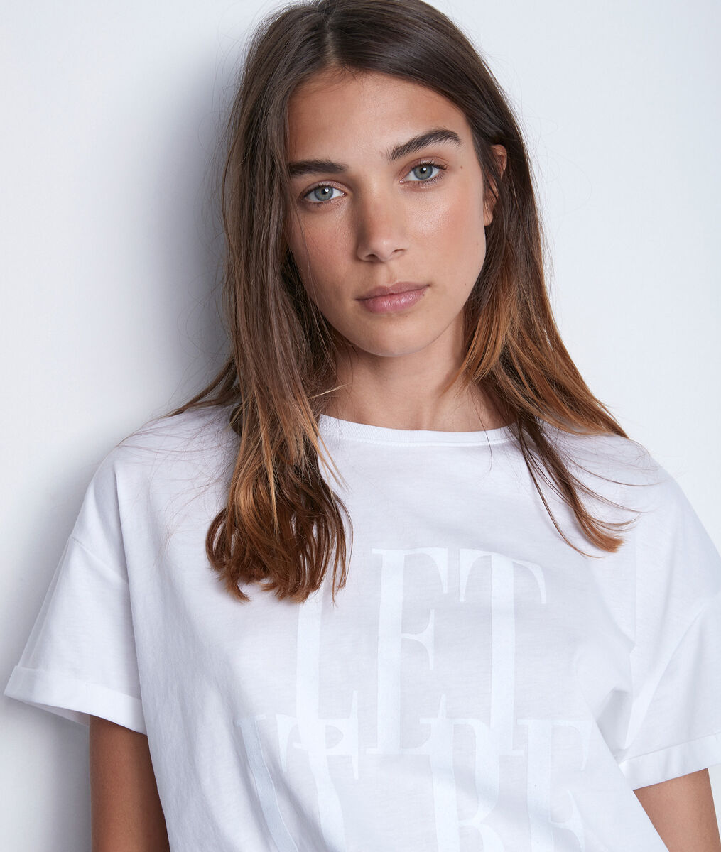 Wit katoenen T-shirt met opschrift Elda | 1-2-3 Wit katoenen T-shirt met opschrift Elda PhotoZ | 1-2-3
