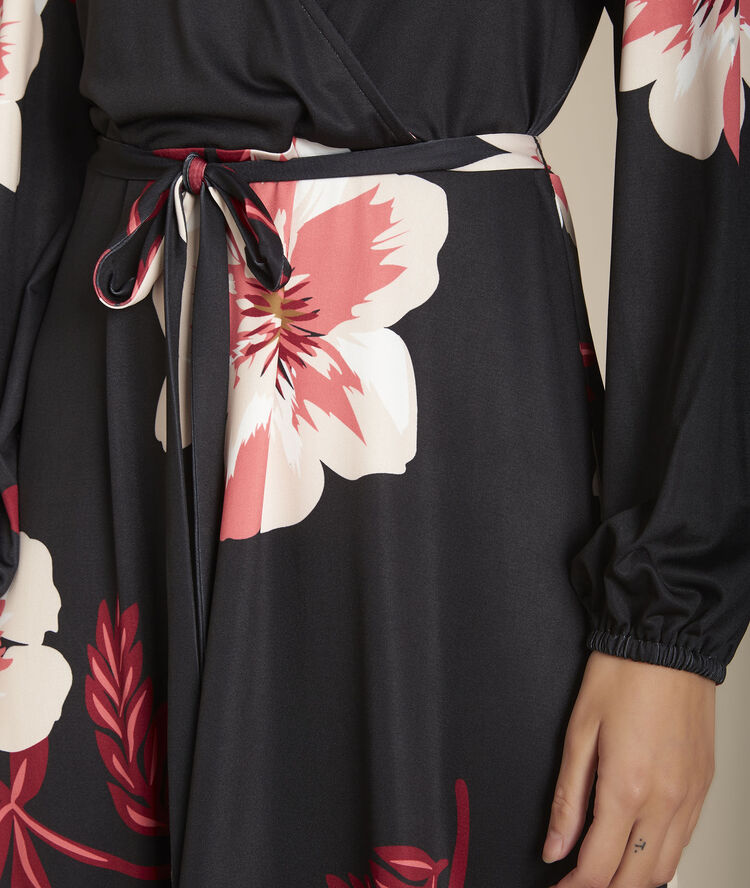 Robe cache-coeur imprimé fleuri ivola noir.