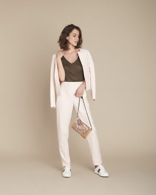 Khakifarbenes T-Shirt aus Leinen mit besticktem Halsausschnitt, Capri (2) - Maison 123