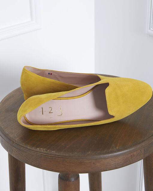 Mocassins jaunes en cuir velours yucca ocre.