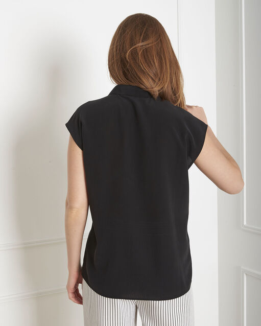 Blouse noire en soie veziane noir.