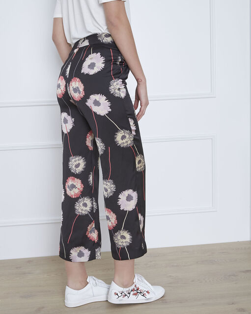 Pantalon noir imprimé fleuri effet satin gama noir.