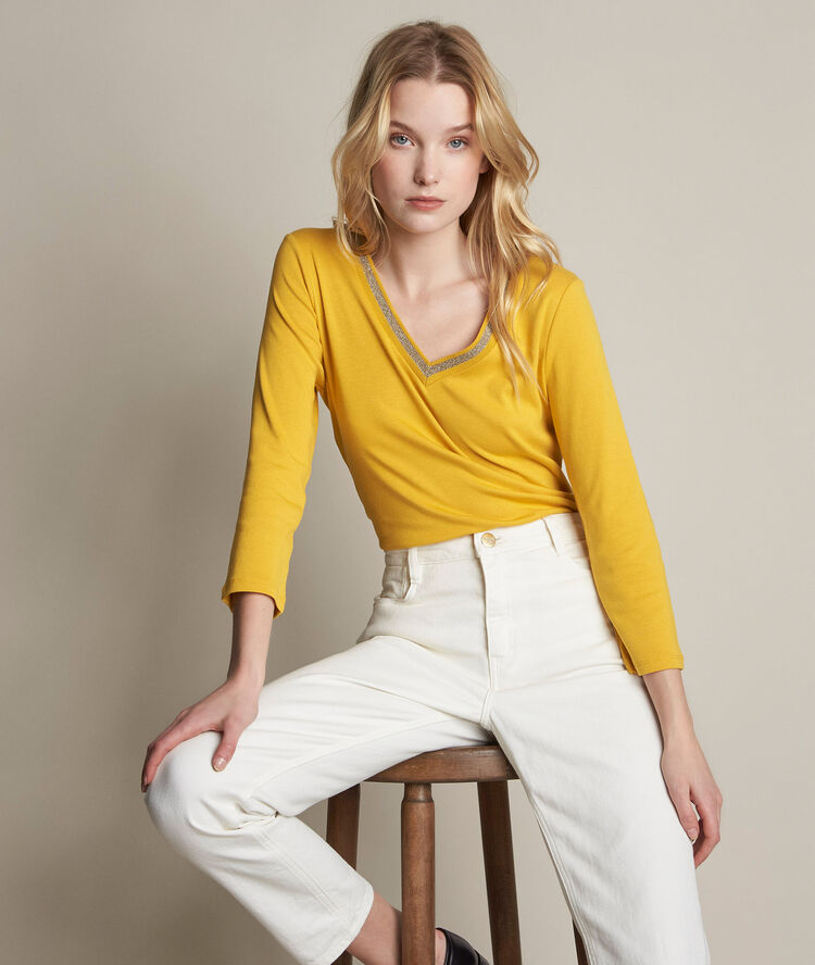 Tee-shirt jaune col fantaisie calypso miel.